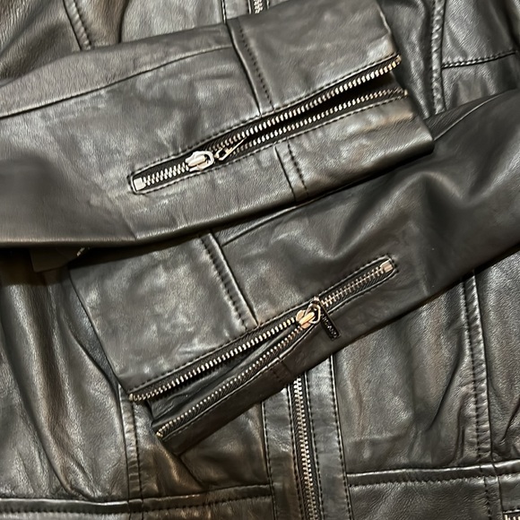 BNWT Marciano black leather bomber size small - Picture 7 of 8